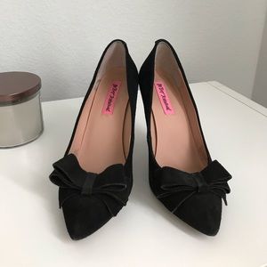 Betsey Johnson pumps with bow